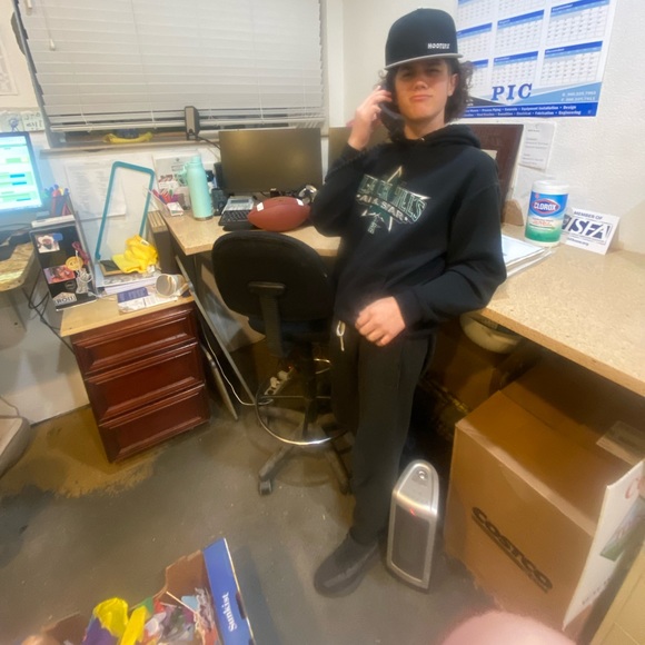 Profile Picture of Jordan Hansen (@jhansen2121) on Poshmark