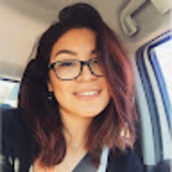 Profile Picture of Julia Gandara (@juliagandara) on Poshmark