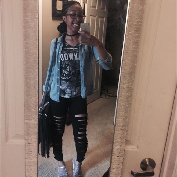 Profile Picture of Dorian Richardson (@dorian16) on Poshmark