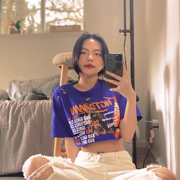 Profile Picture of Quyen Dinh (@dphoangquyen) on Poshmark