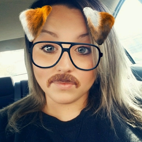 Profile Picture of Chelsea Smith (@chellybrucelee) on Poshmark