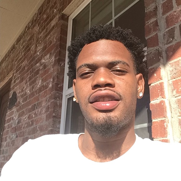 Profile Picture of Matt Autry (@mr_matt) on Poshmark
