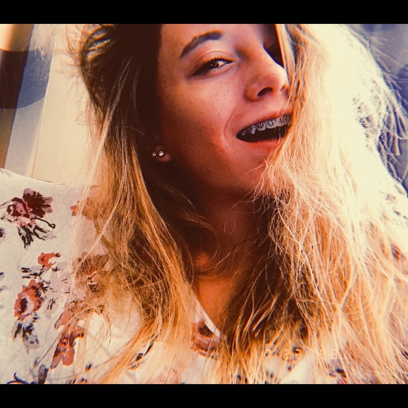 Profile Picture of Chloe Grasl (@cgrasl1) on Poshmark