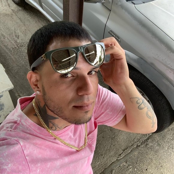 Profile Picture of Wilfred Colon (@derfliw1989) on Poshmark