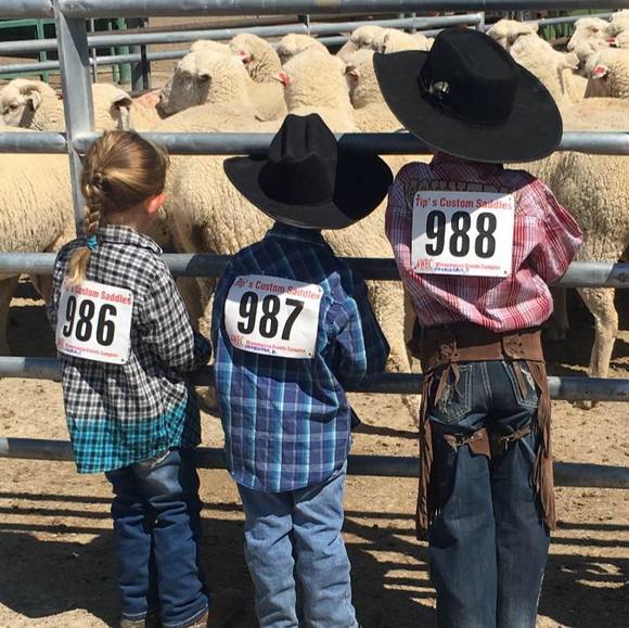 Profile Picture of Andrea Muscato (@andreascrap) on Poshmark