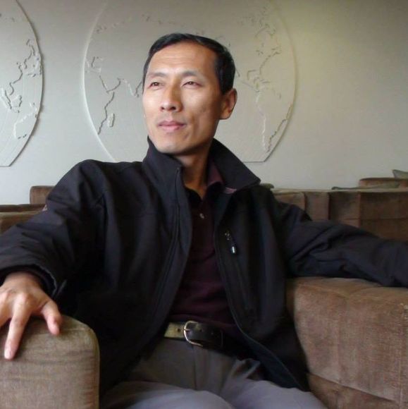 Profile Picture of Qiang Lin (@qlin2021) on Poshmark