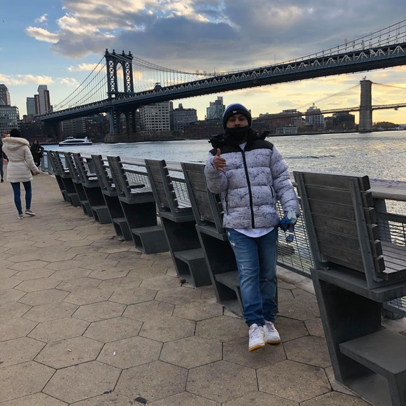 Profile Picture of Davor Davor (@davor_15argueta) on Poshmark