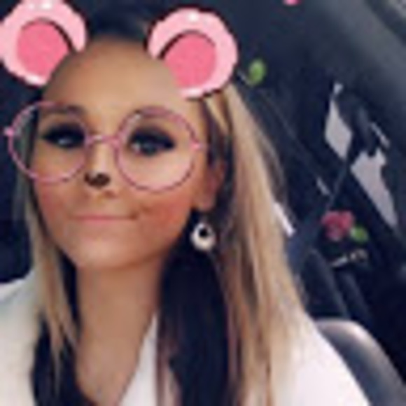 Profile Picture of Amy Craig-rice (@mommydoodlex2) on Poshmark