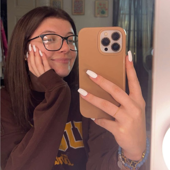 Profile Picture of Maddy Daitch (@madelynnn22) on Poshmark