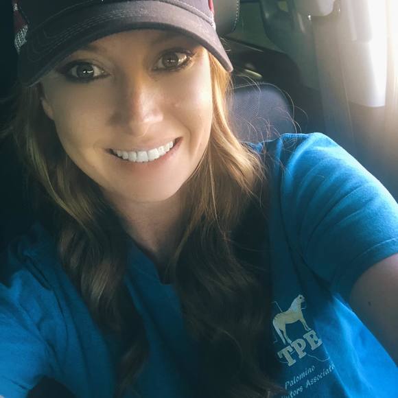 Profile Picture of Kara Blazier (@falkenbachk) on Poshmark