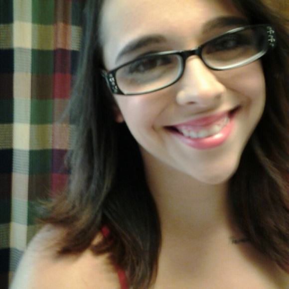 Profile Picture of Jessica Simler (@jessica_simler) on Poshmark