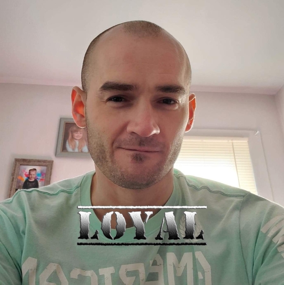 Profile Picture of Jason Bear (@bearjason247) on Poshmark