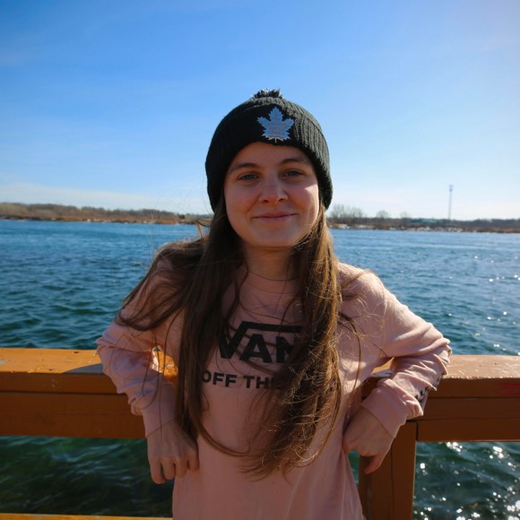 Profile Picture of Sarah Conroy (@sarahconroy356) on Poshmark