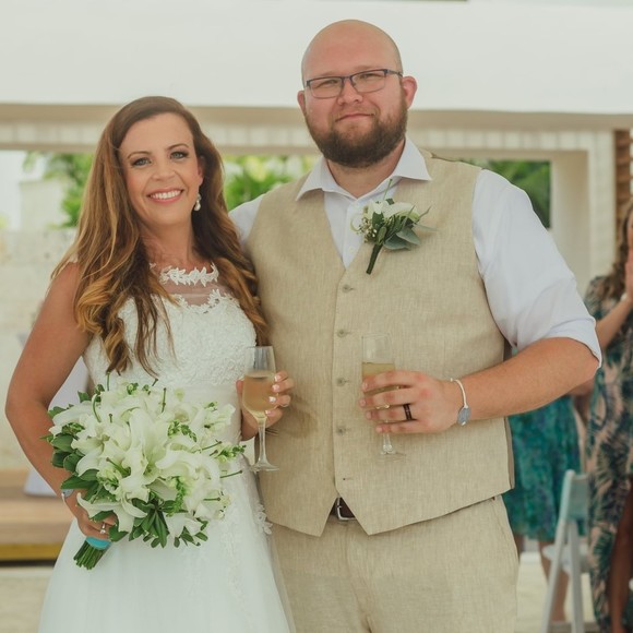 Darcy Grisier - Poshmark Profile Picture of Darcy Grisier (@redxhighxheels) on Poshmark