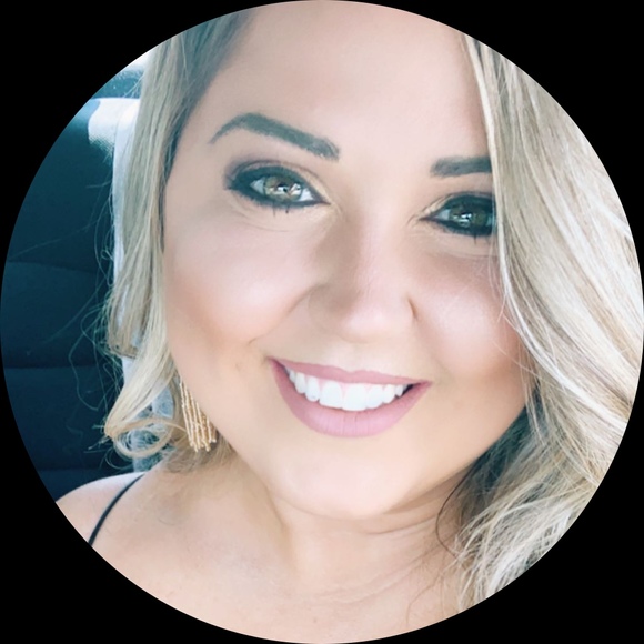 Profile Picture of Julia Kishbaugh (@julzkish23) on Poshmark