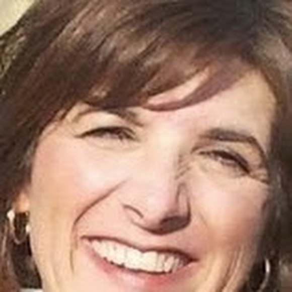 Profile Picture of Patty Robertson (@proberts100) on Poshmark