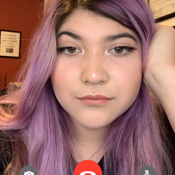 Profile Picture of Gabriella Chavez (@gabriellacha990) on Poshmark