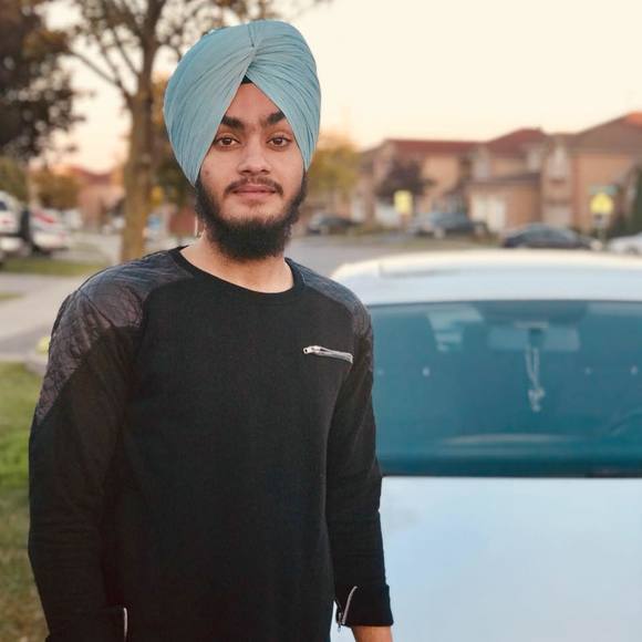 Profile Picture of Avninder Singh (@avnindersingh) on Poshmark