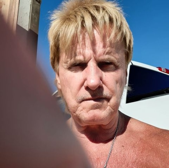 Profile Picture of Art Batog (@artbatog) on Poshmark