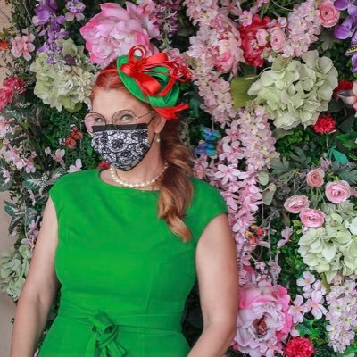 Profile Picture of Lara (@LaraRoker) on Twitter