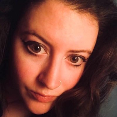 Profile Picture of Holls (@HolliePearce2) on Twitter