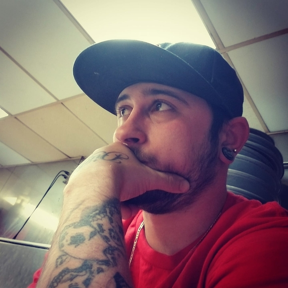 Profile Picture of Michael Annand (@mikeannand) on Poshmark