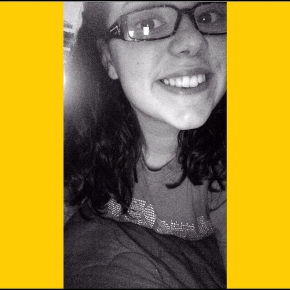 Profile Picture of Indya Faine (@indyafaine) on Poshmark