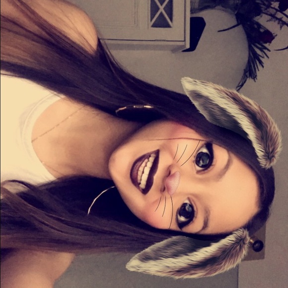 Profile Picture of Krystal Rodriguez (@7krystal7) on Poshmark