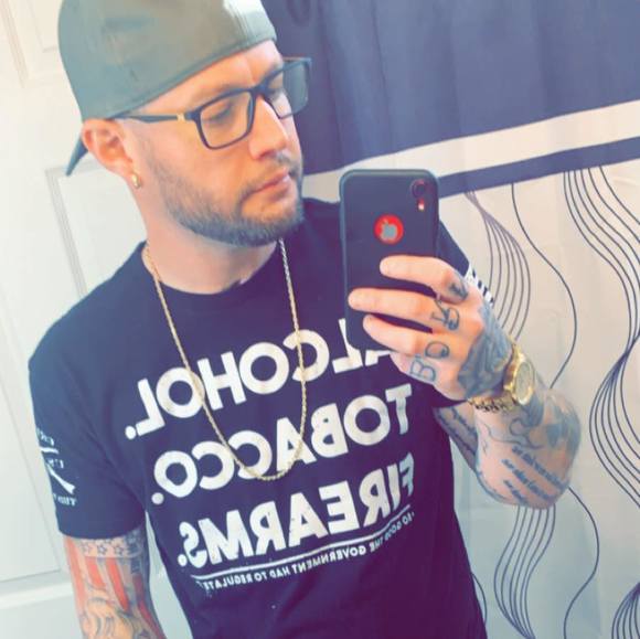 Profile Picture of Rob Hamburghonda (@robhamburghonda) on Poshmark