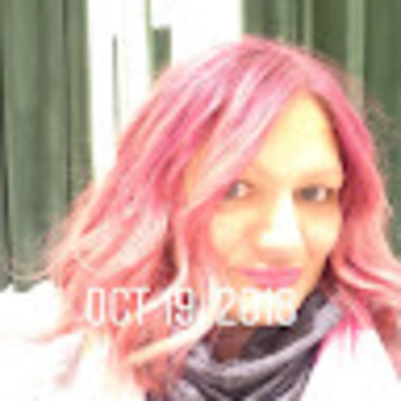Profile Picture of Vesna Jelic (@vesnajelic) on Poshmark