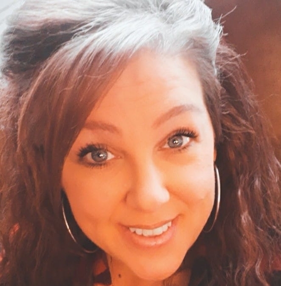 Profile Picture of Christy Flatts (@cflatts) on Poshmark