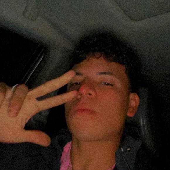 Profile Picture of Fonseca Carlos (@carlos99fonseca) on Poshmark