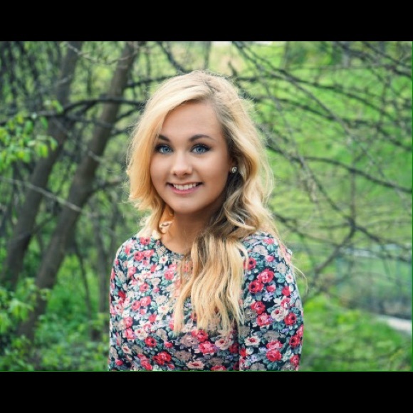 Profile Picture of Regina Lemense (@rlemense1) on Poshmark