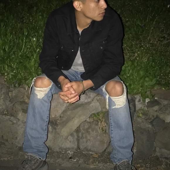 Profile Picture of Ivan Guzman (@ivangzmn) on Poshmark