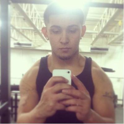 Profile Picture of De'Anthony Saenz (@44saemz) on Twitter