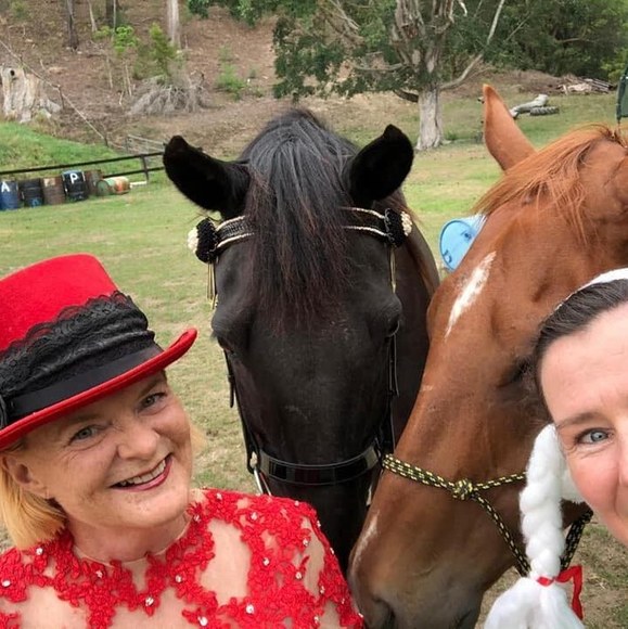 Profile Picture of Linda Parlett (@lindaparlett) on Poshmark
