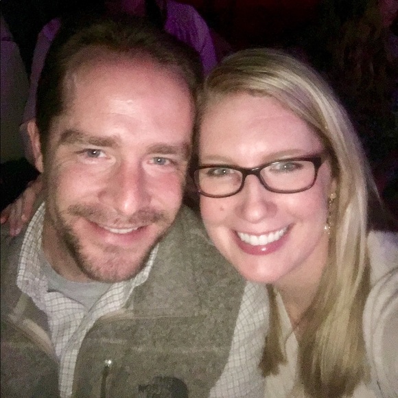 Profile Picture of Amanda Wiskow (@amandalwiskow) on Poshmark