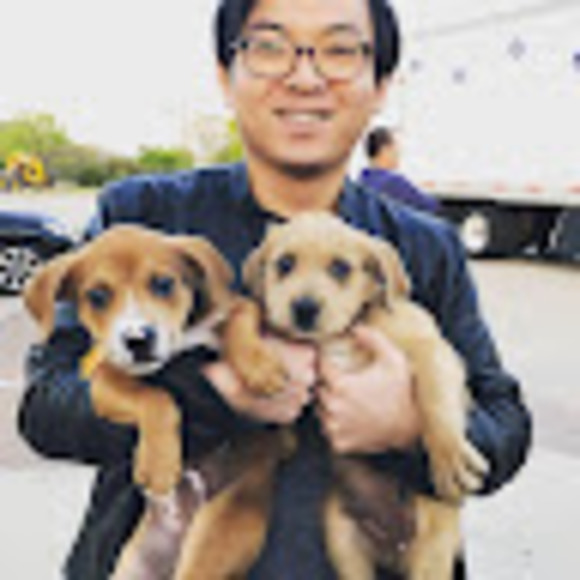 Profile Picture of Kevin Zhu (@iwinnnn) on Poshmark