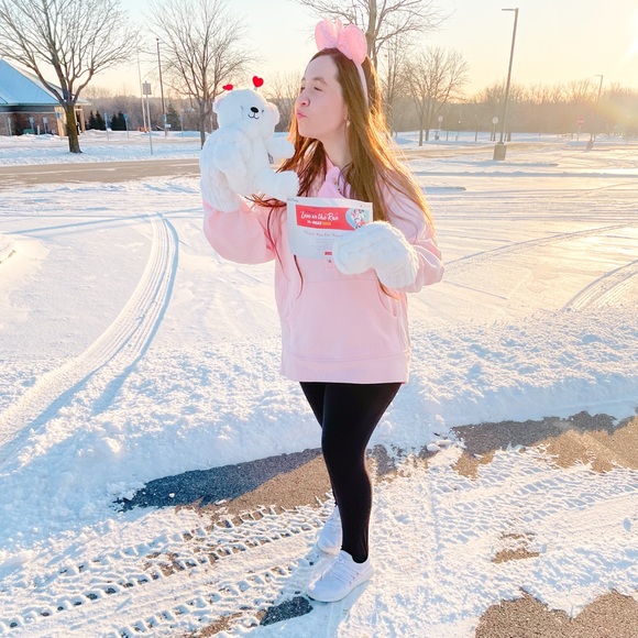 Profile Picture of Meaghan Vanhale (@meaghanvanhale) on Poshmark