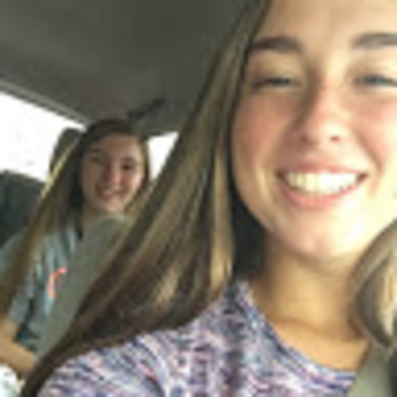 Profile Picture of Kelsi Waldon (@kelsi_waldon) on Poshmark