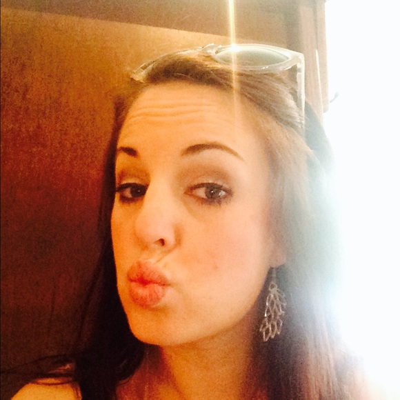 Profile Picture of Maegan Mellick (@mellymellick) on Poshmark