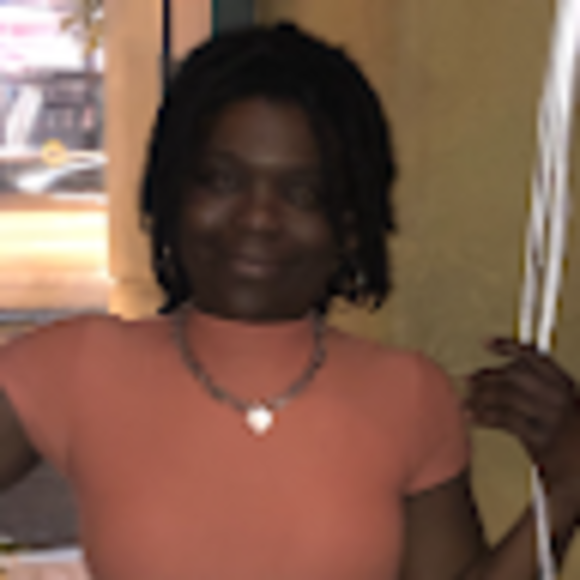 Profile Picture of Tracy Gomillion (@tragomillion) on Poshmark