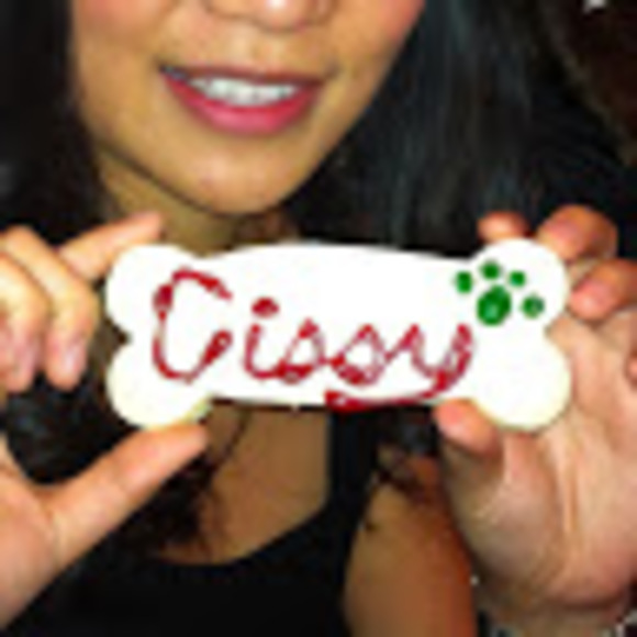 Profile Picture of Cissy Zhang (@cissyqzhang) on Poshmark