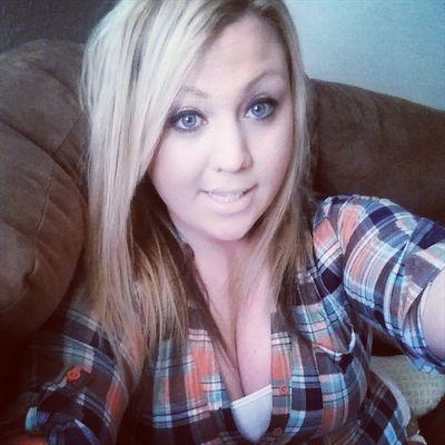 Profile Picture of Bobbie Lynn (@BobbieFetch) on Twitter