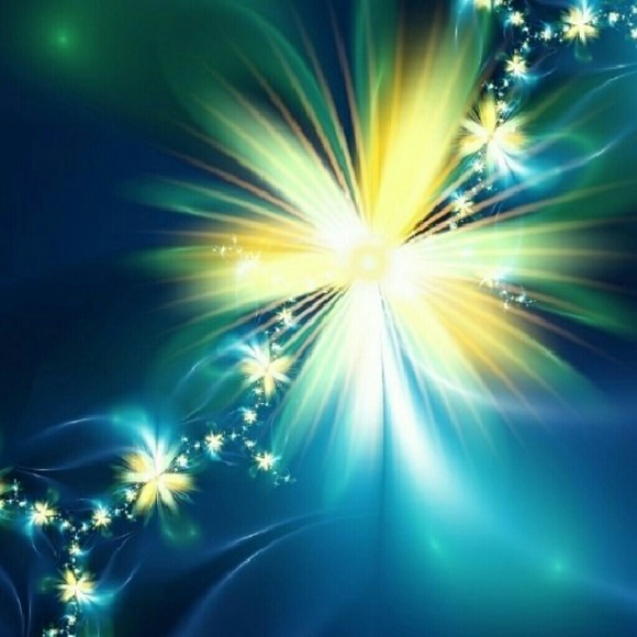 Profile Picture of Ekissa Crosswhite (@ekissa) on Poshmark