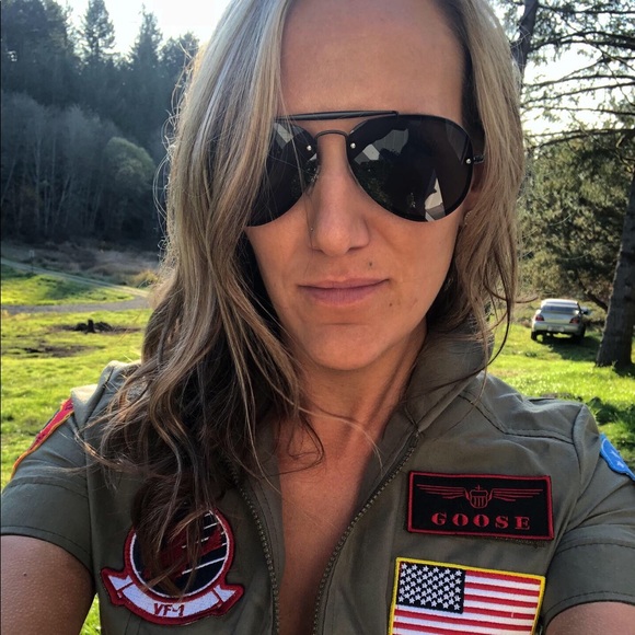 Profile Picture of Sarah Hoefler (@sarah_hoefler) on Poshmark