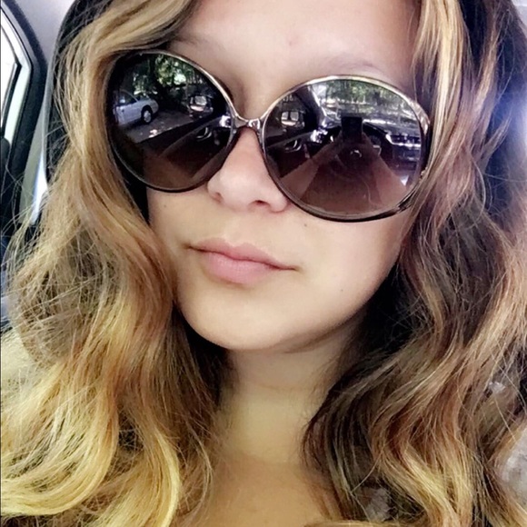 Profile Picture of Jen Calello (@jencx3) on Poshmark