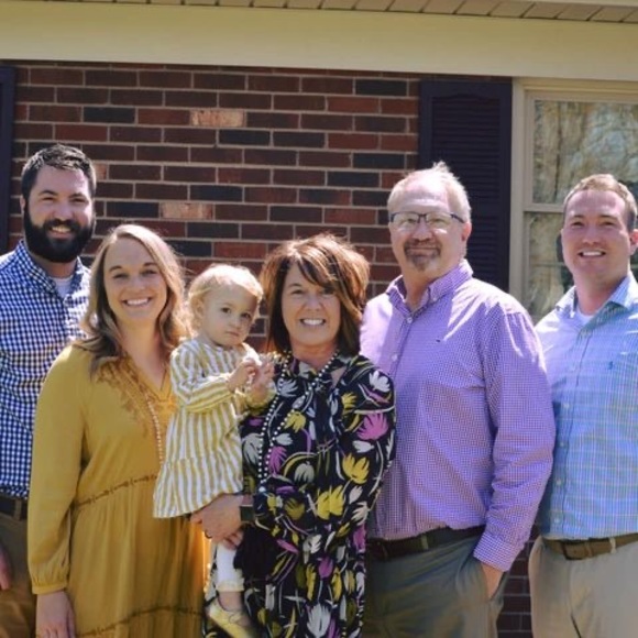 Profile Picture of Lisa Tharpe (@lisa_tharpe) on Poshmark