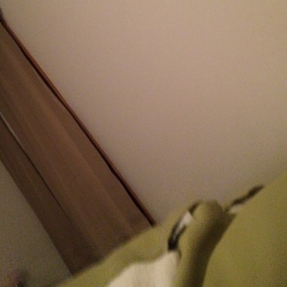 Profile Picture of Laura Frollo (@froll1la) on Poshmark