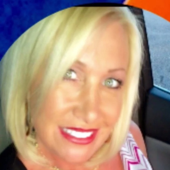 Profile Picture of Tracey Flynt (@traceylynnflynt) on Poshmark